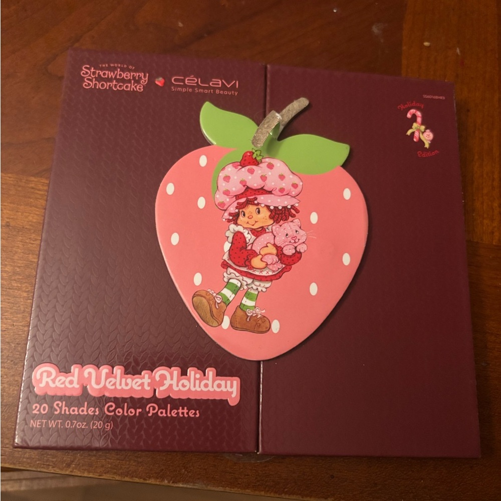 Strawberry shortcake eye shadow pallet